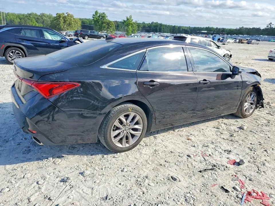 2019 TOYOTA AVALON XLE  