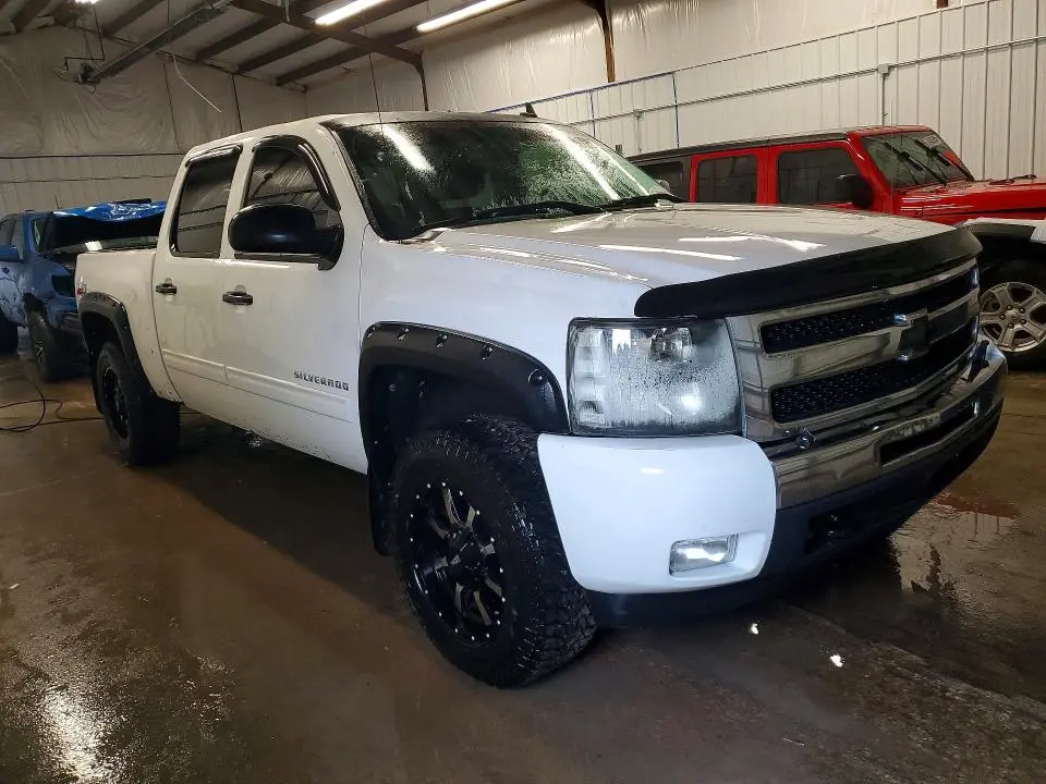 2011 CHEVROLET SILVERADO K1500 LT  