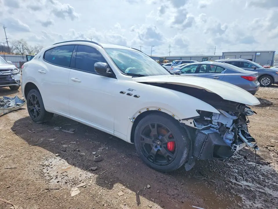 2022 MASERATI LEVANTE BASE  