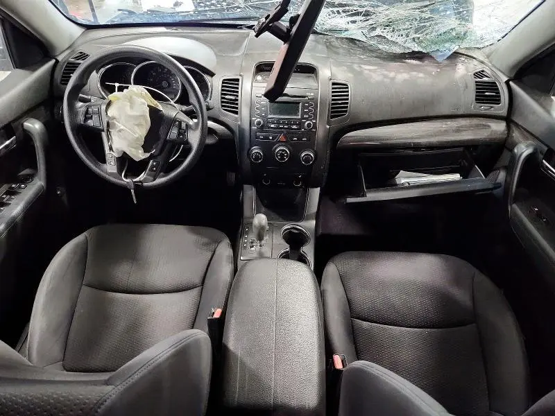 2011 KIA SORENTO LX  