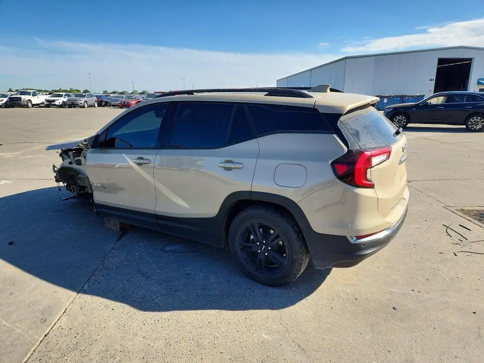 2022 GMC TERRAIN AT4  