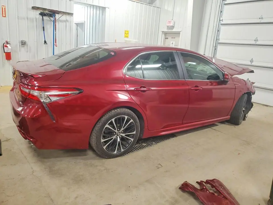 2018 TOYOTA CAMRY SE  