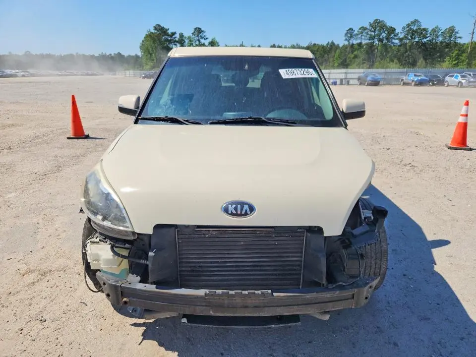 2013 KIA SOUL +  