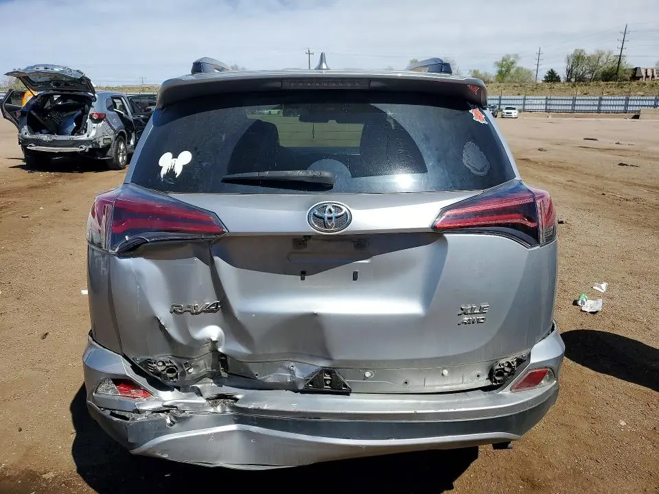2018 TOYOTA RAV4 XLE  