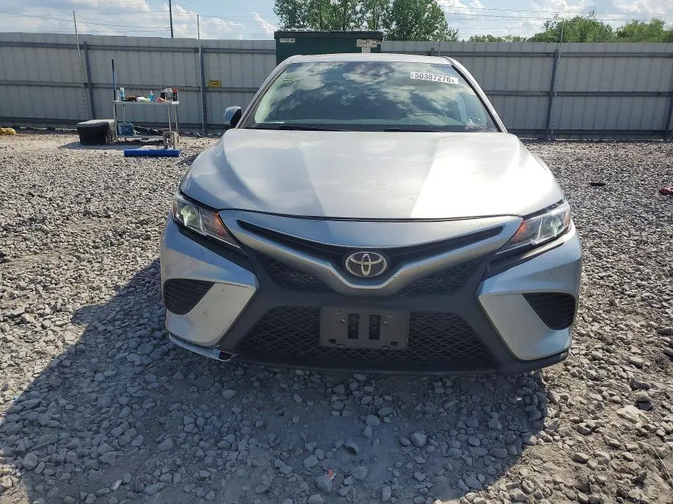 2019 TOYOTA CAMRY SE  