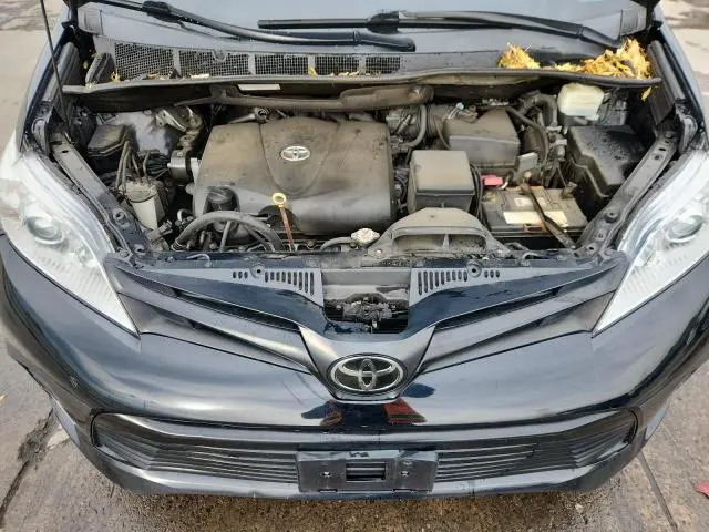 2020 TOYOTA SIENNA L  