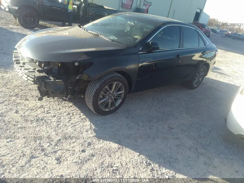 2015 TOYOTA CAMRY SE