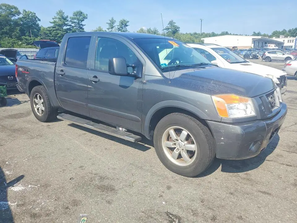 2012 NISSAN TITAN SV  