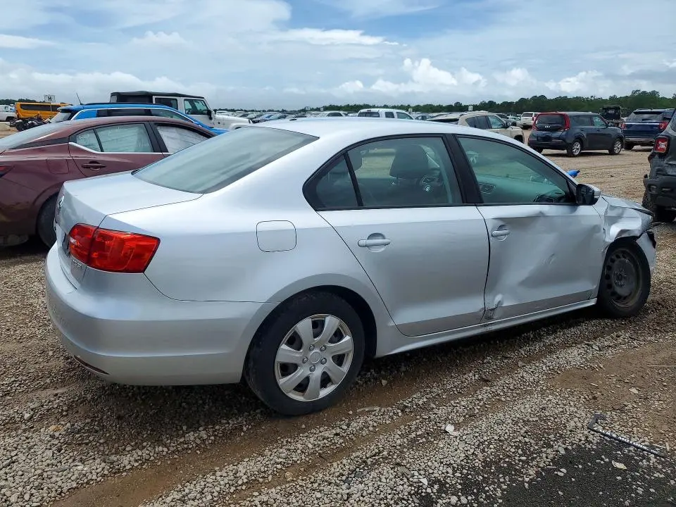 2012 VOLKSWAGEN JETTA SE  