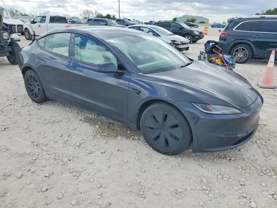 2024 TESLA MODEL 3   