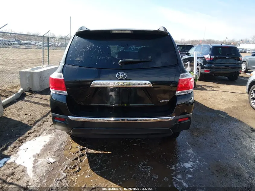 2013 TOYOTA HIGHLANDER BASE PLUS V6