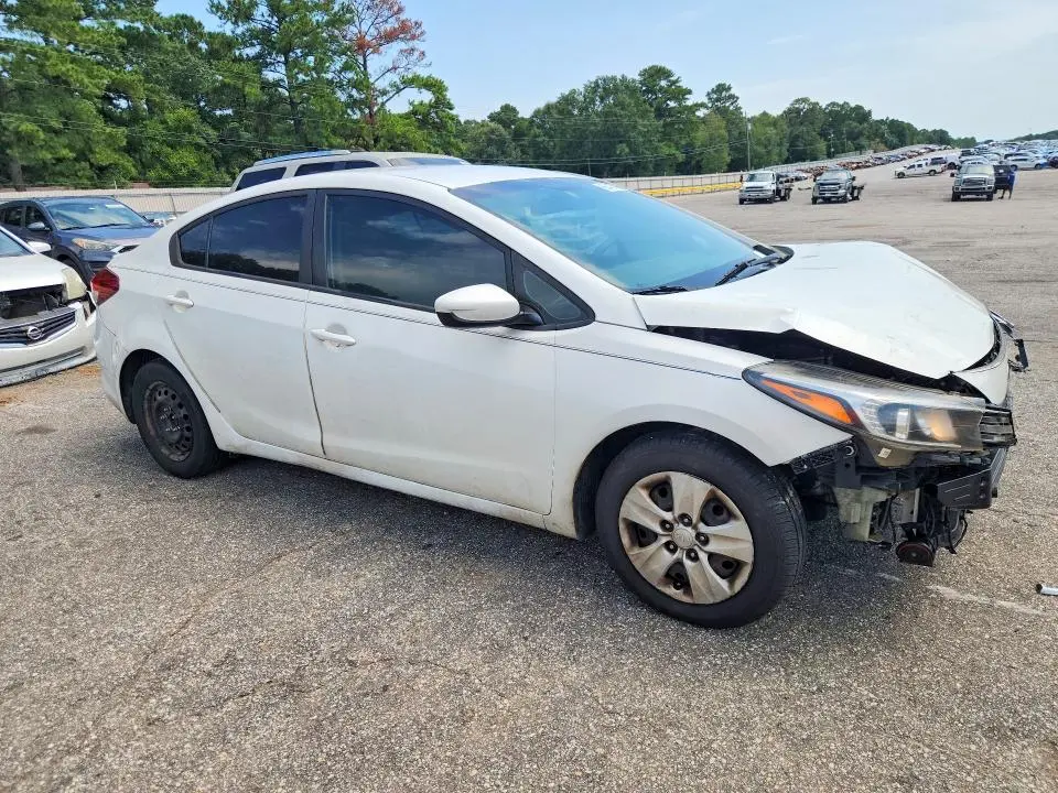 2017 KIA FORTE LX  