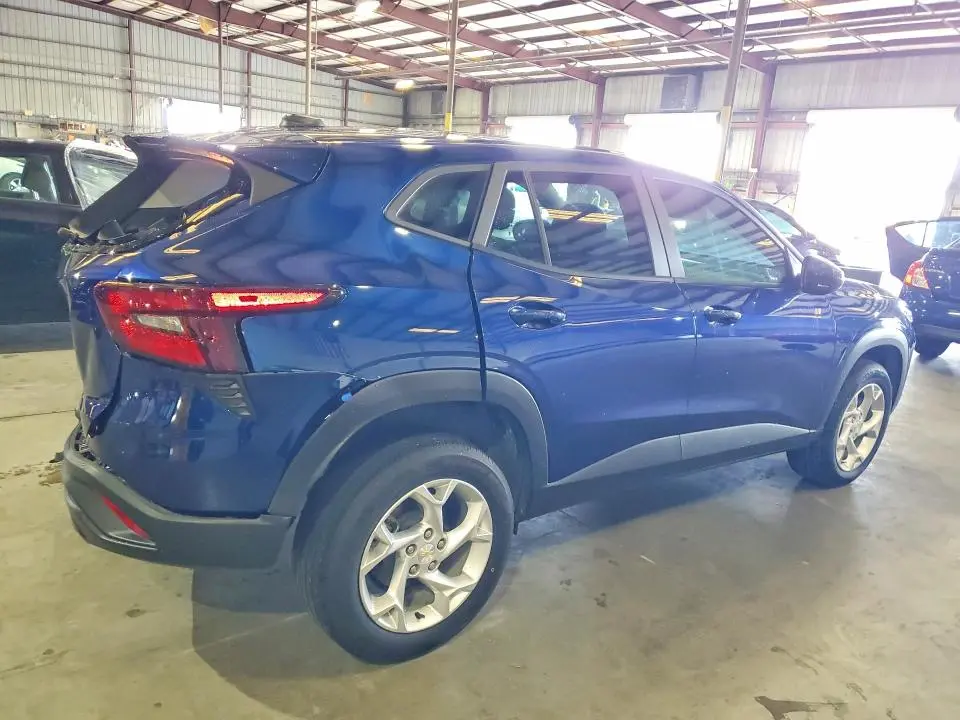 2024 CHEVROLET TRAX LS  