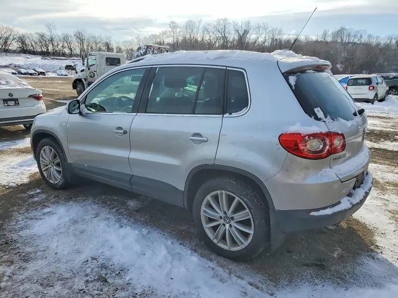 2011 VOLKSWAGEN TIGUAN S  