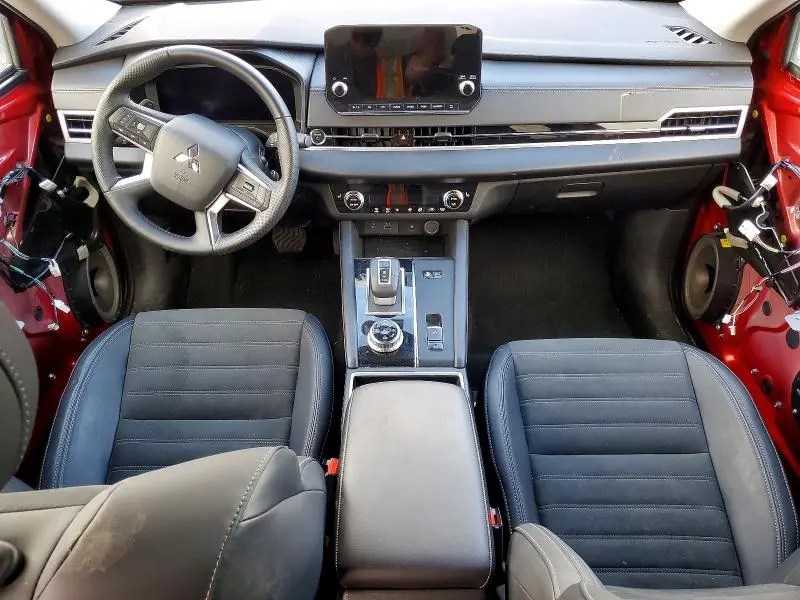 2024 MITSUBISHI OUTLANDER SE  