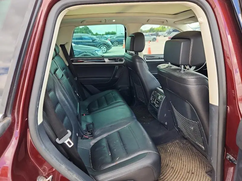 2017 VOLKSWAGEN TOUAREG EXECUTIVE  