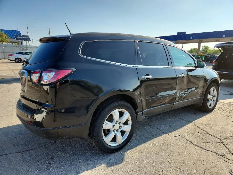 2017 CHEVROLET TRAVERSE LT  