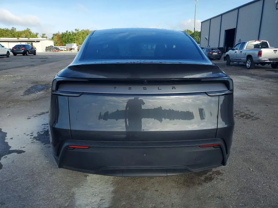 2026 TESLA MODEL Y   
