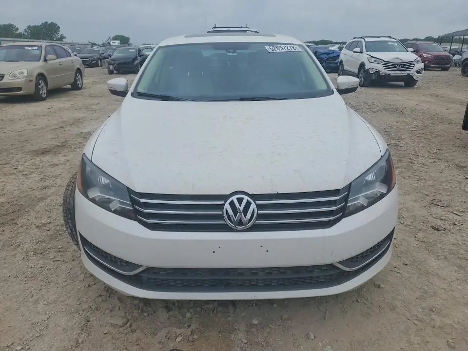 2014 VOLKSWAGEN PASSAT SE  