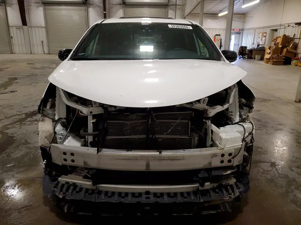 2021 TOYOTA SIENNA XSE  
