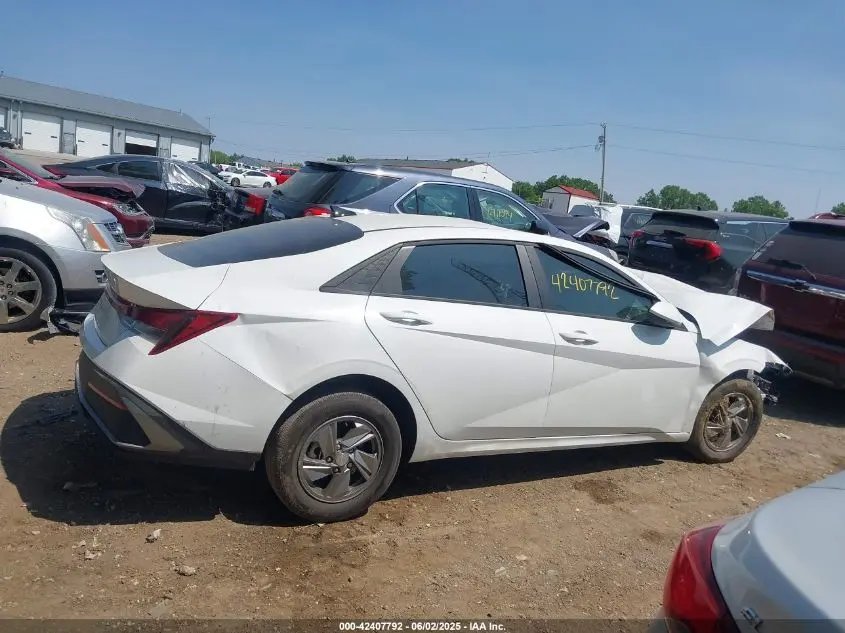 2025 HYUNDAI ELANTRA SE