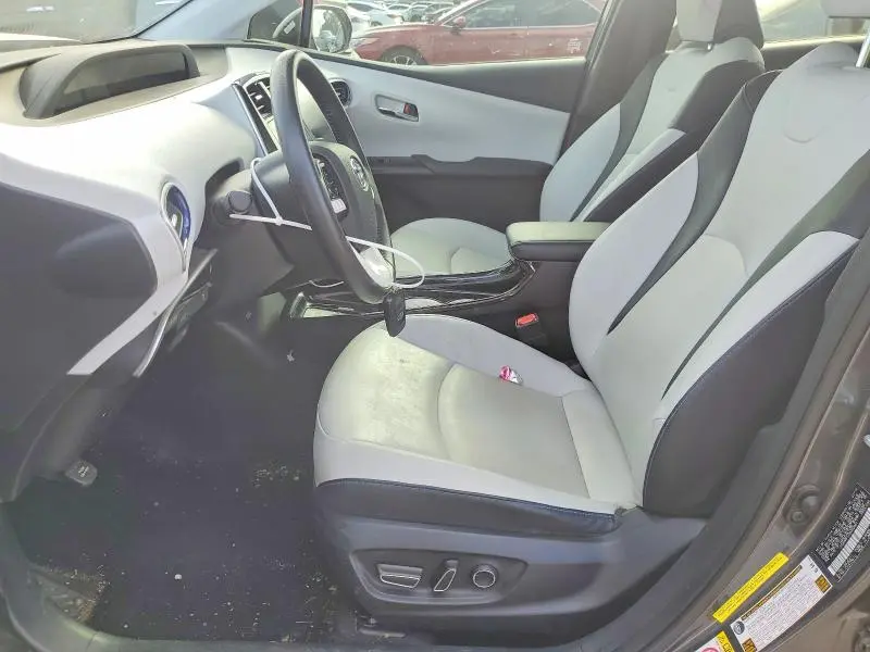 2016 TOYOTA PRIUS FOUR TOURING  