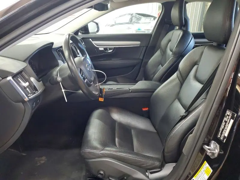 2017 VOLVO S90 T6 MOMENTUM  