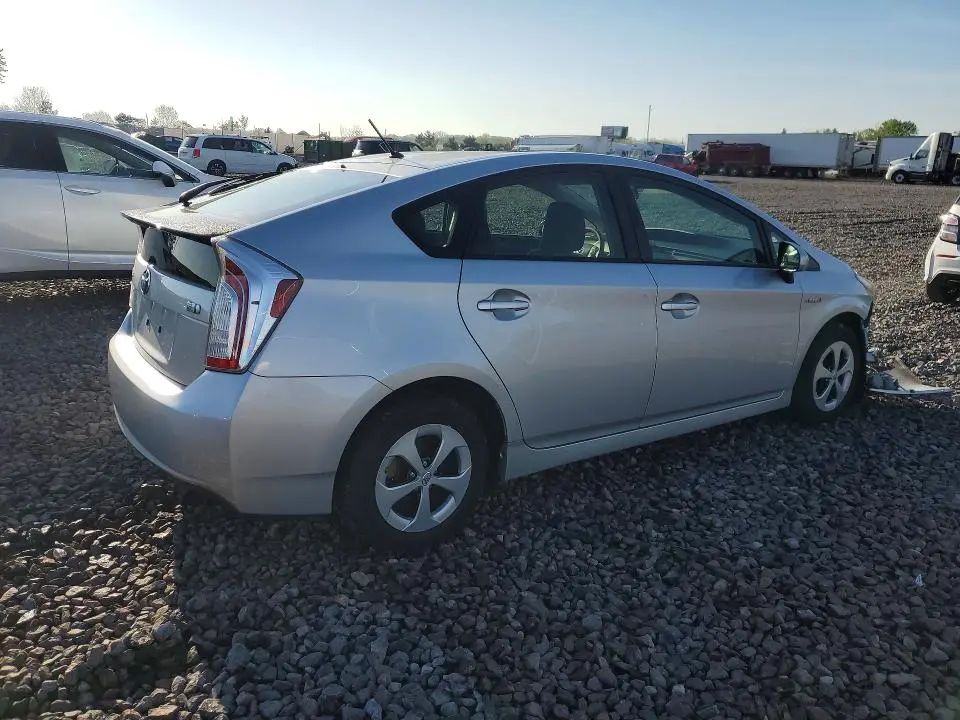 2013 TOYOTA PRIUS TWO  