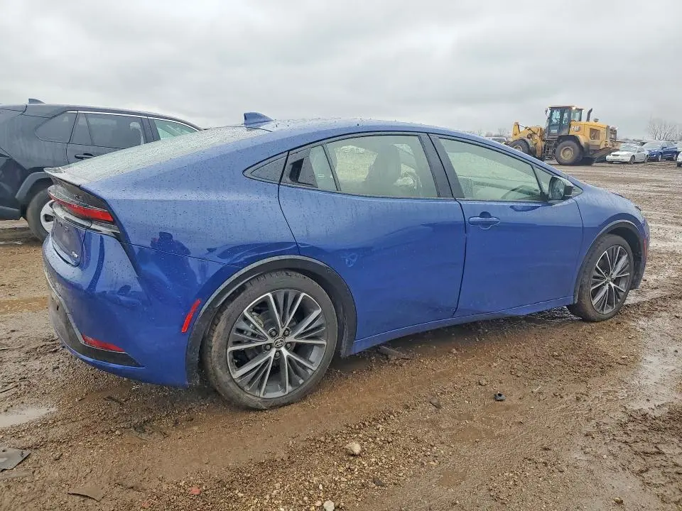 2024 TOYOTA PRIUS XLE  