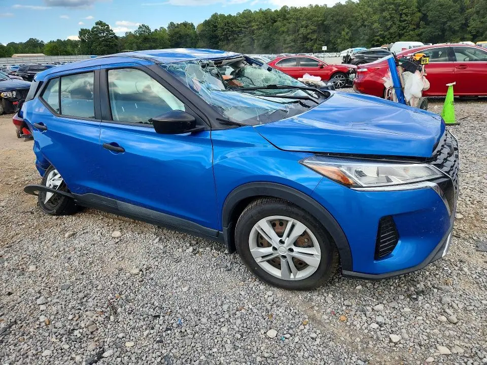 2022 NISSAN KICKS S  
