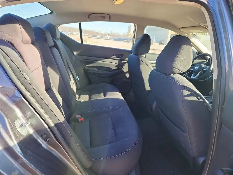 2021 NISSAN ALTIMA SV  