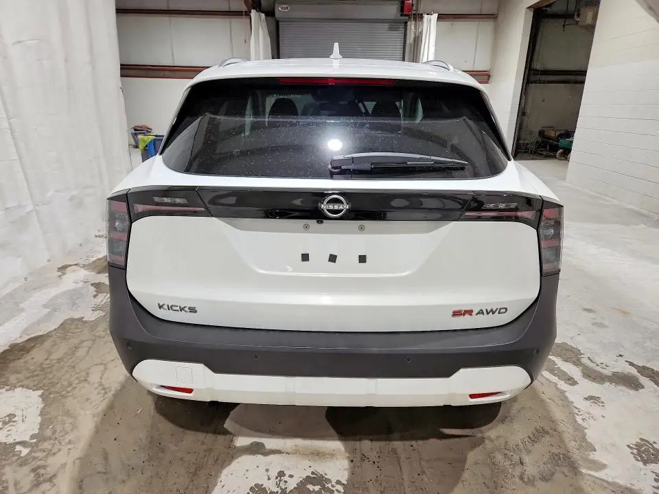 2025 NISSAN KICKS SR  