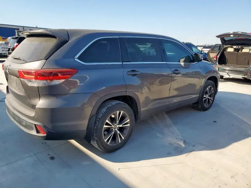 2018 TOYOTA HIGHLANDER LE  