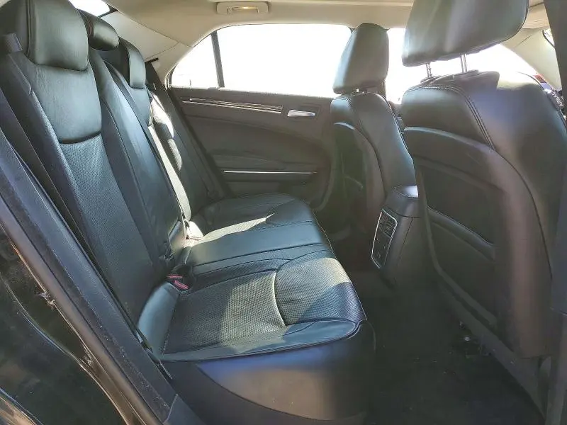 2016 CHRYSLER 300C   