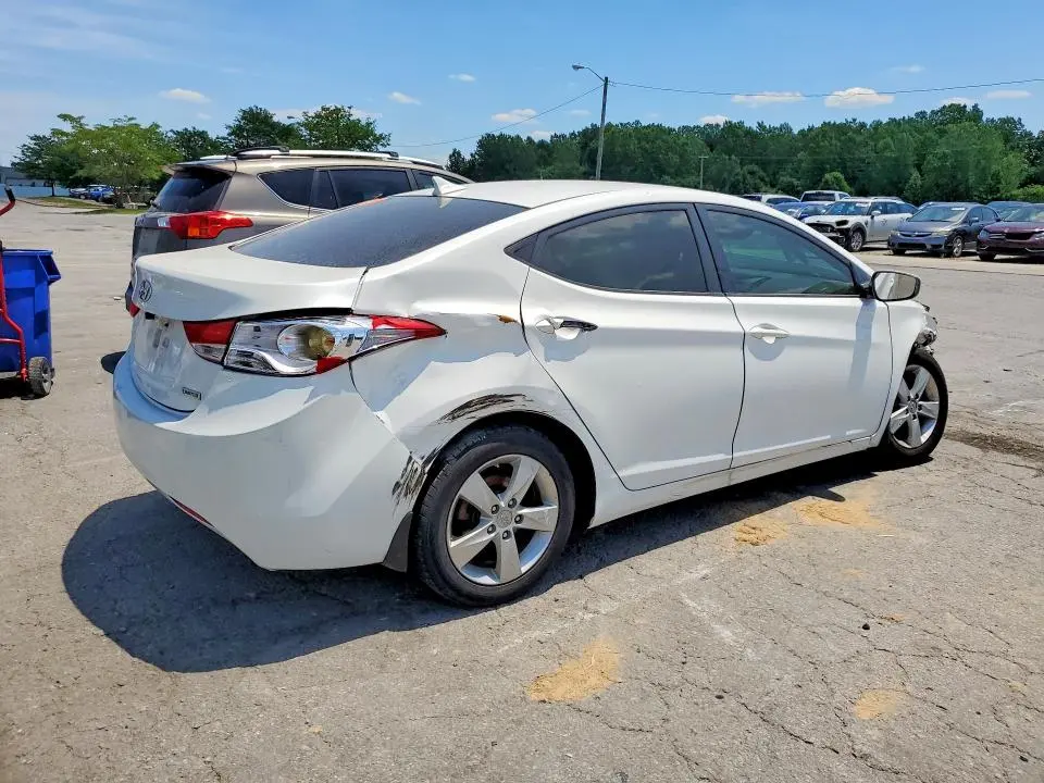 2013 HYUNDAI ELANTRA   