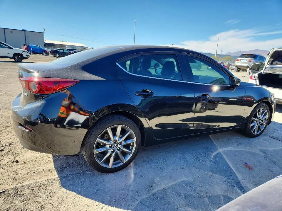 2018 MAZDA 3 TOURING  