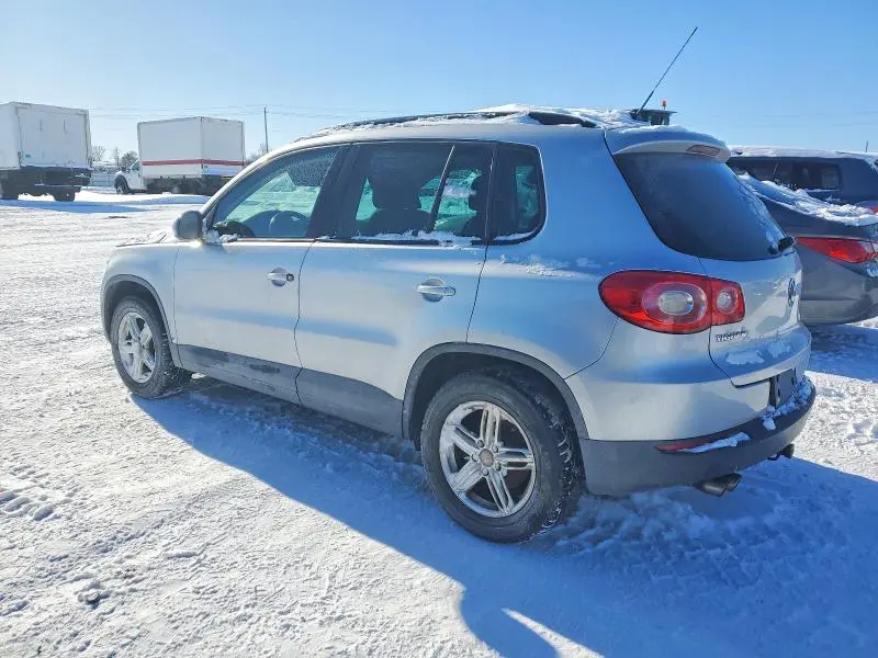 2010 VOLKSWAGEN TIGUAN SE  