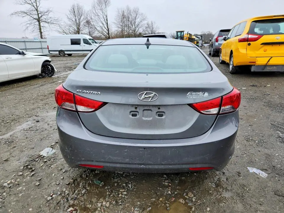 2013 HYUNDAI ELANTRA GLS  