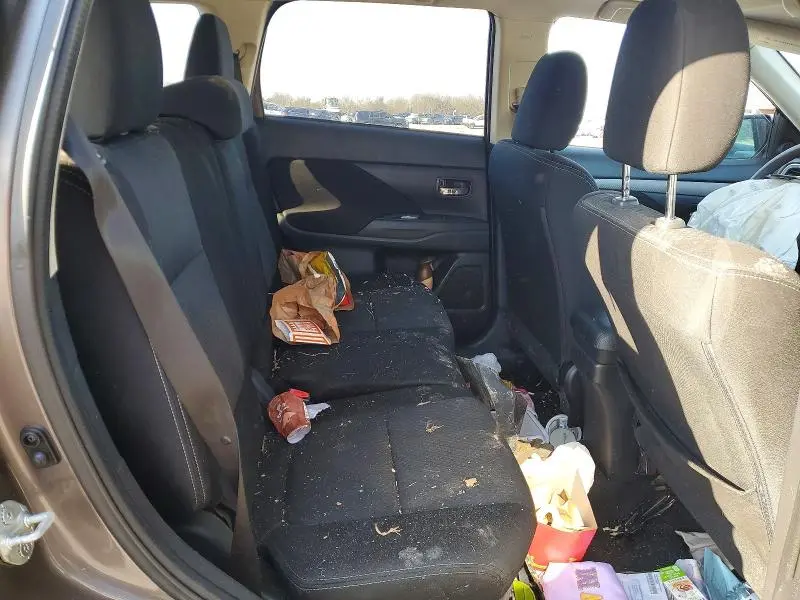 2018 MITSUBISHI OUTLANDER ES  