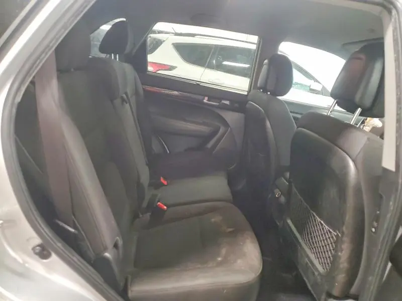2014 KIA SORENTO LX  