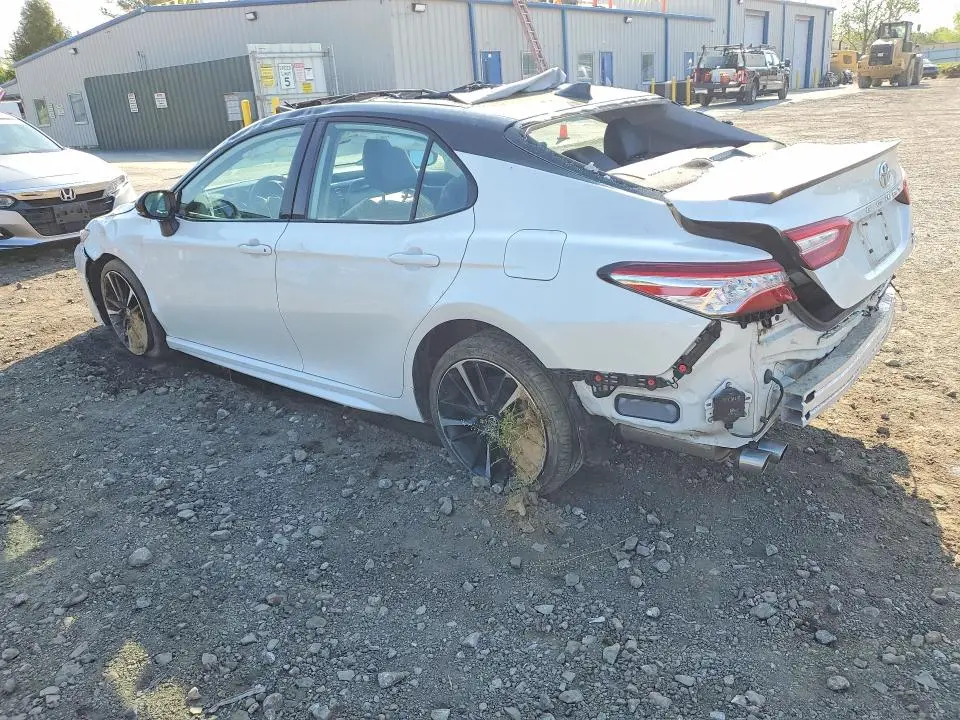 2020 TOYOTA CAMRY XSE  