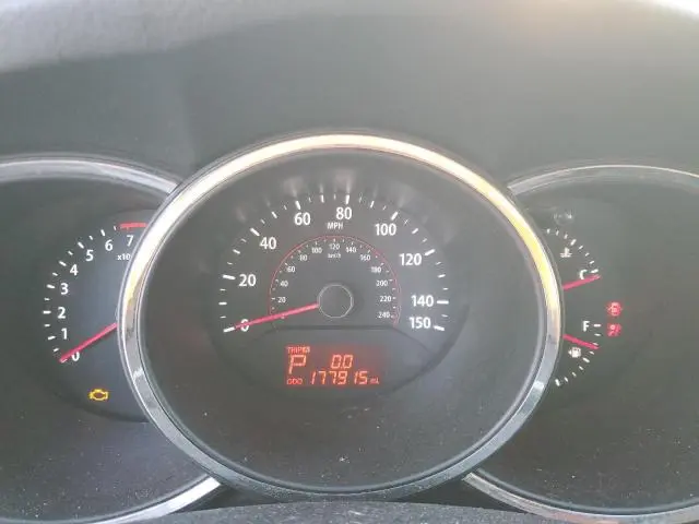 2011 KIA SORENTO BASE  