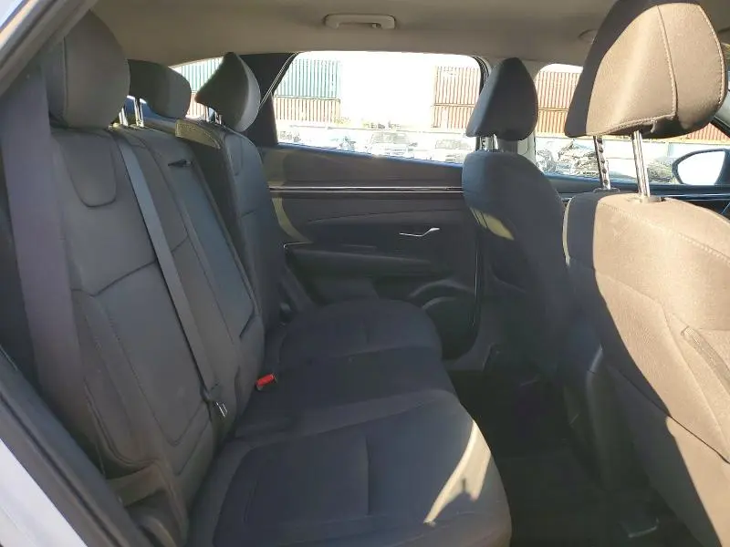 2023 HYUNDAI TUCSON SE  