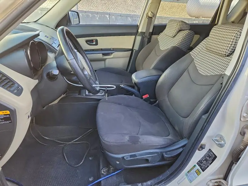 2010 KIA SOUL +  