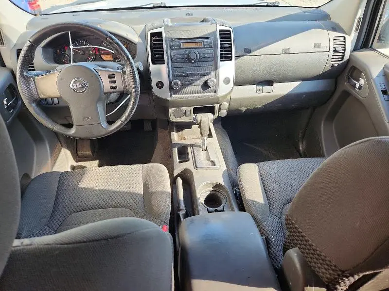 2010 NISSAN FRONTIER SE V6  