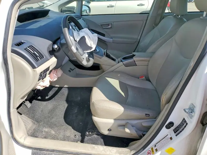 2014 TOYOTA PRIUS THREE  