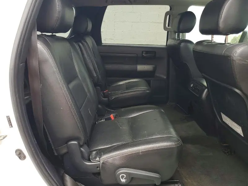 2010 TOYOTA SEQUOIA SR5  