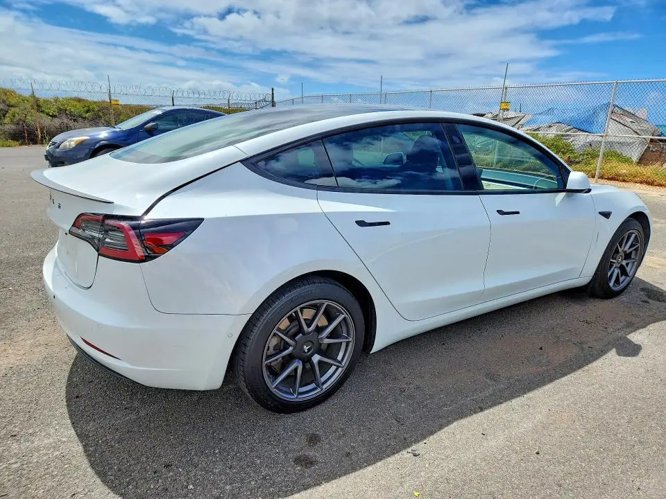 2021 TESLA MODEL 3   
