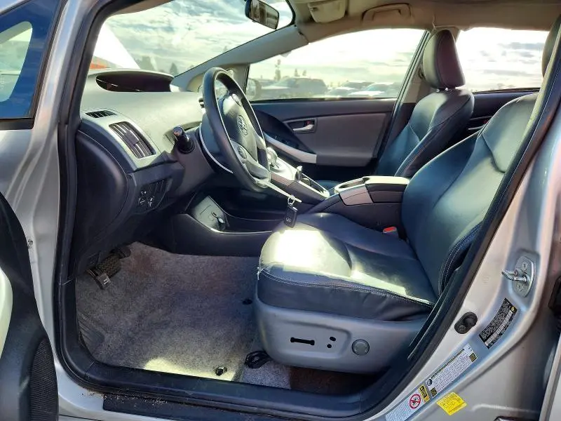 2013 TOYOTA PRIUS TWO  