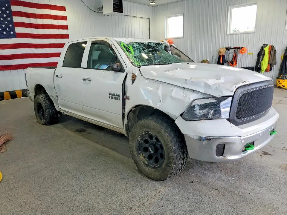 2015 RAM 1500 SLT  